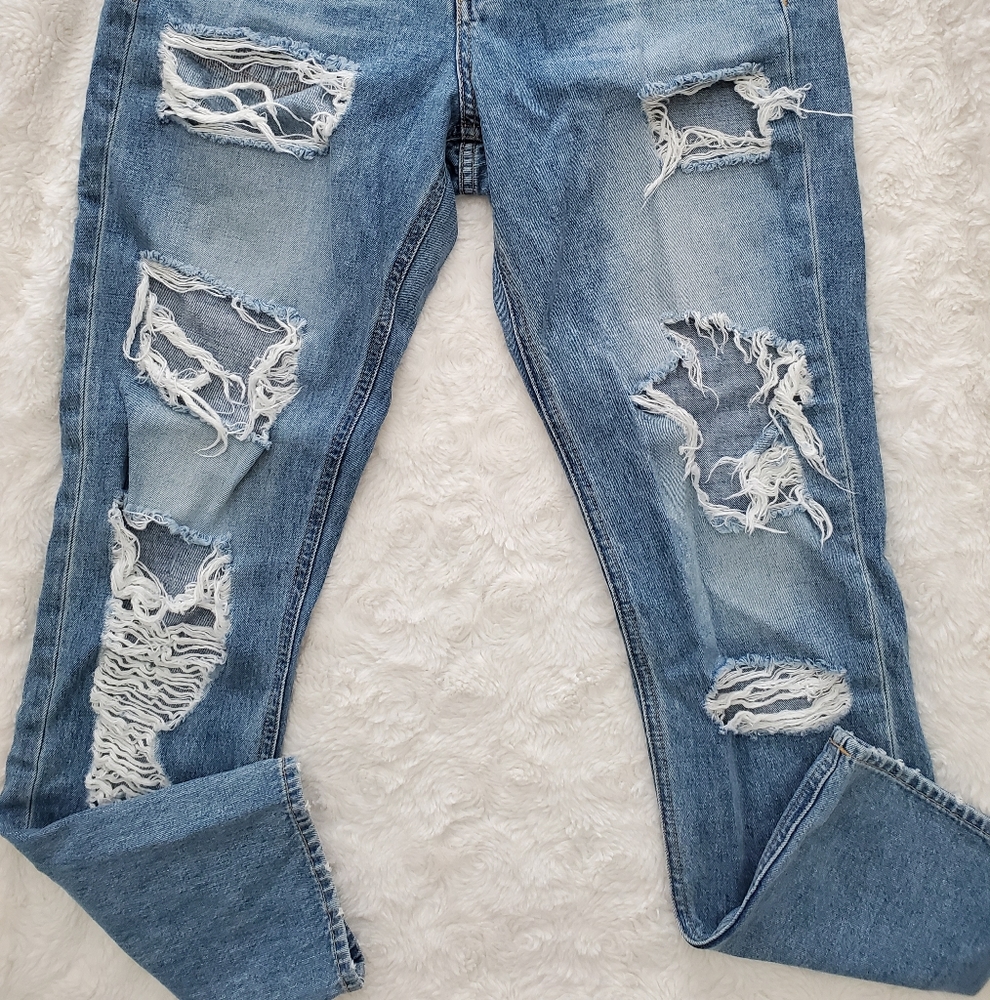 🎈SOLD Rag & Bone Distressed Boyfriend Jeans in 26 - Picture 7 of 14